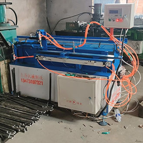 2020年12月1号，徐州安装缩径机自动送料机